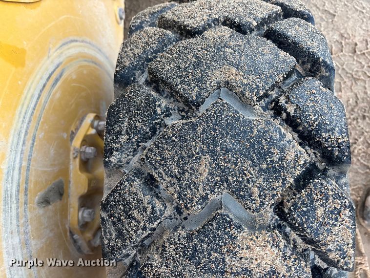 image for item EE4281 2015 Caterpillar 246D skid steer loader