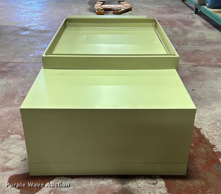 image for item EE4285 (2) shelves