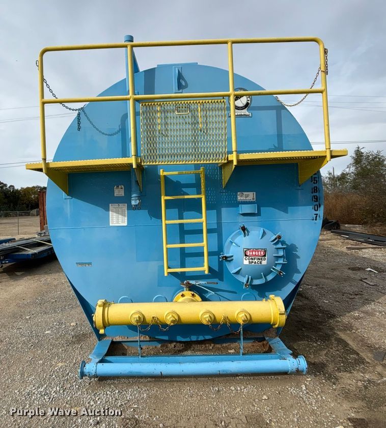 image for item EE4292 Frac storage tank