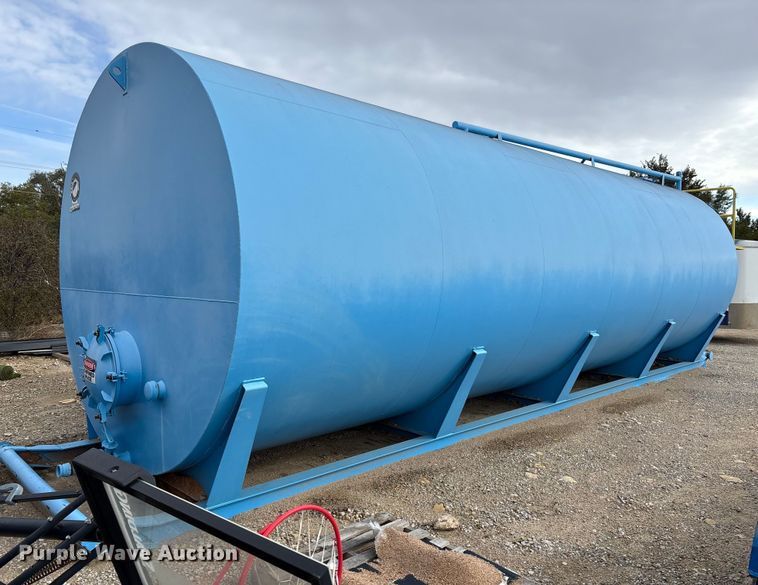 image for item EE4292 Frac storage tank