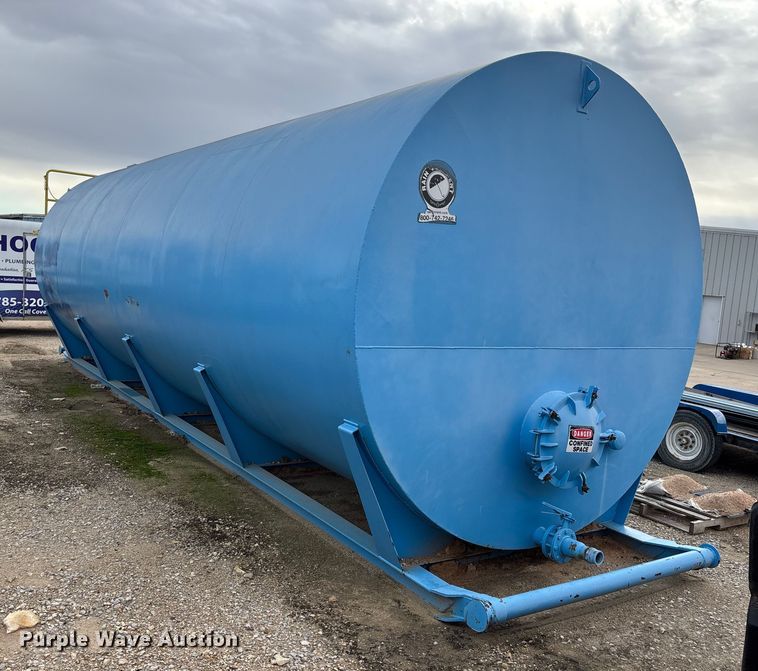 image for item EE4292 Frac storage tank