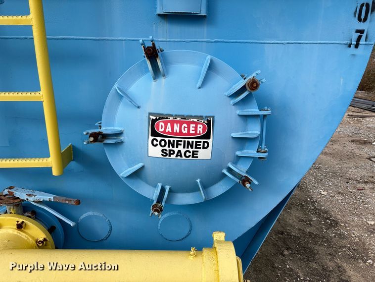 image for item EE4292 Frac storage tank