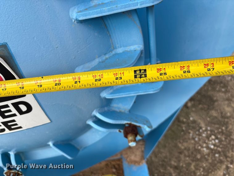 image for item EE4292 Frac storage tank