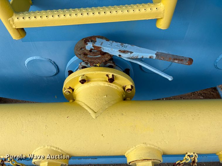 image for item EE4292 Frac storage tank