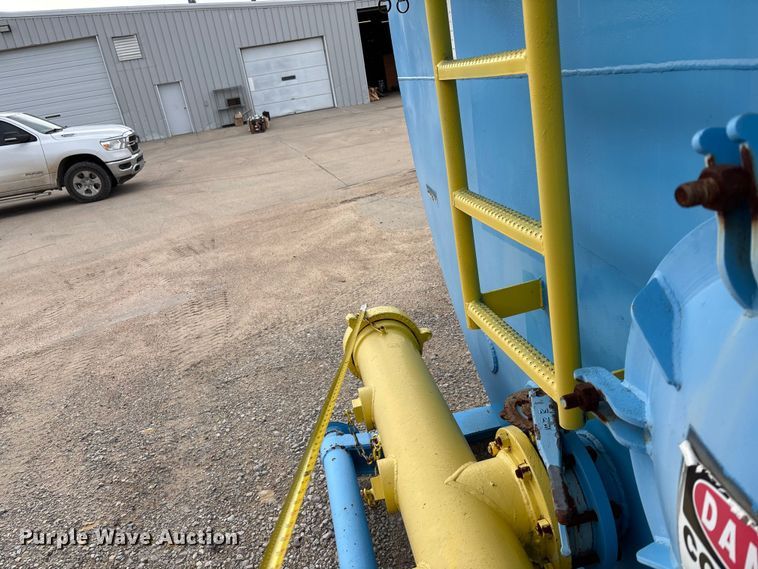 image for item EE4292 Frac storage tank