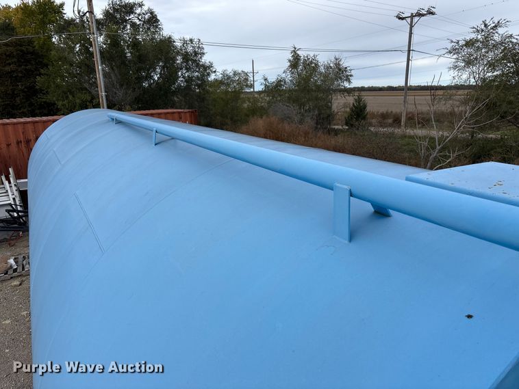 image for item EE4292 Frac storage tank