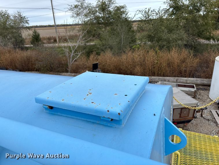 image for item EE4292 Frac storage tank