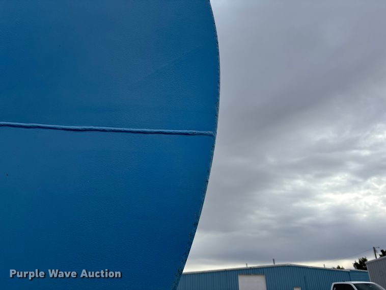 image for item EE4292 Frac storage tank