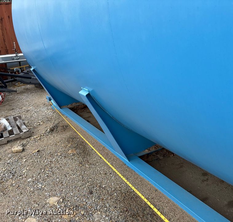 image for item EE4292 Frac storage tank
