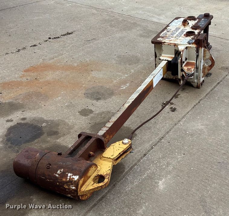 image for item EE4294 Gomaco CB 400–111 pavement breaker