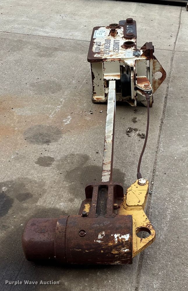 image for item EE4294 Gomaco CB 400–111 pavement breaker