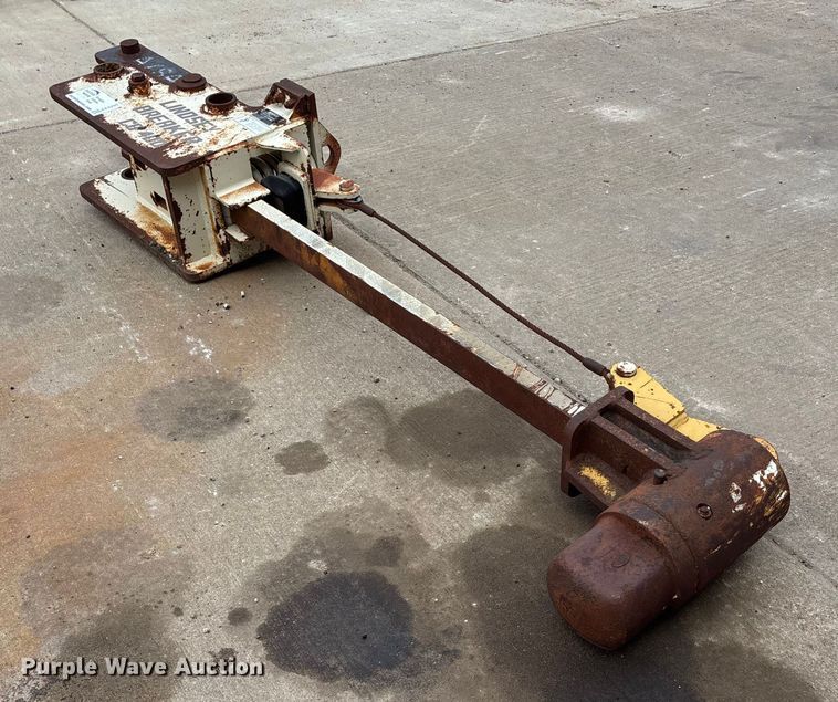 image for item EE4294 Gomaco CB 400–111 pavement breaker