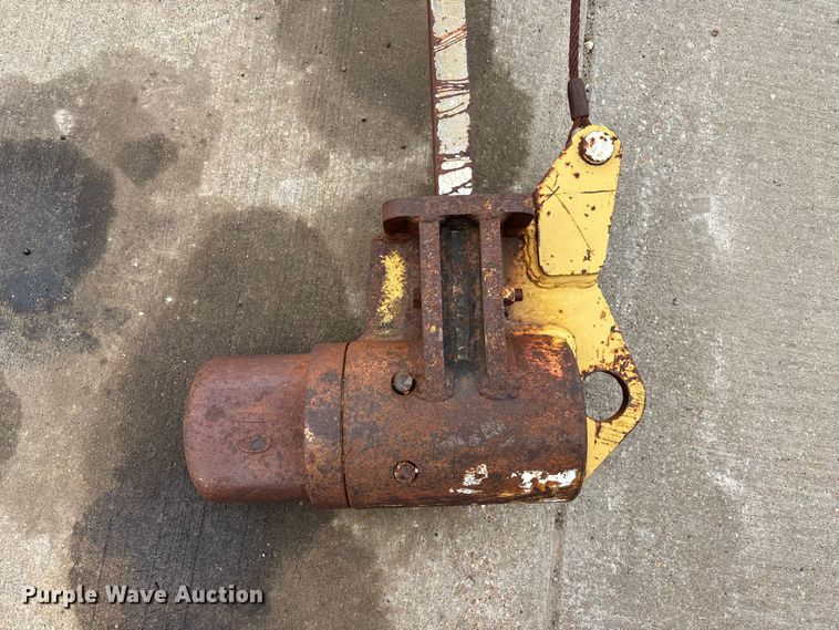 image for item EE4294 Gomaco CB 400–111 pavement breaker