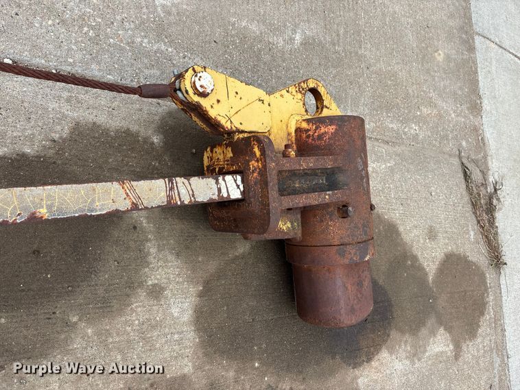 image for item EE4294 Gomaco CB 400–111 pavement breaker