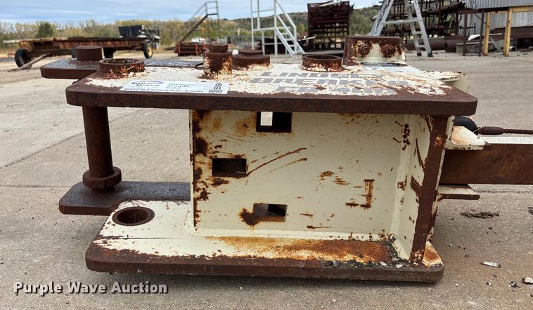 image for item EE4294 Gomaco CB 400–111 pavement breaker