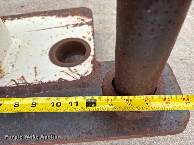 image for item EE4294 Gomaco CB 400–111 pavement breaker