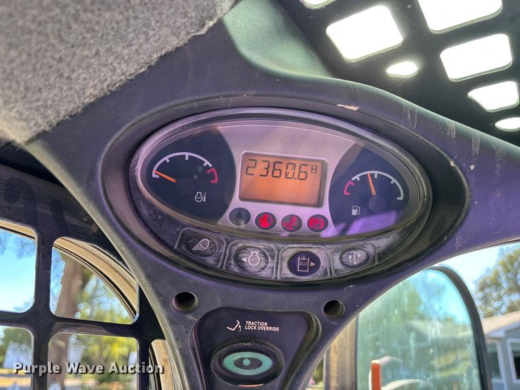 image for item EE4299 2014 Bobcat T770 tracked skid steer loader