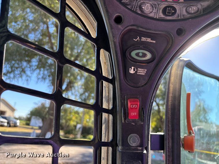 image for item EE4299 2014 Bobcat T770 tracked skid steer loader