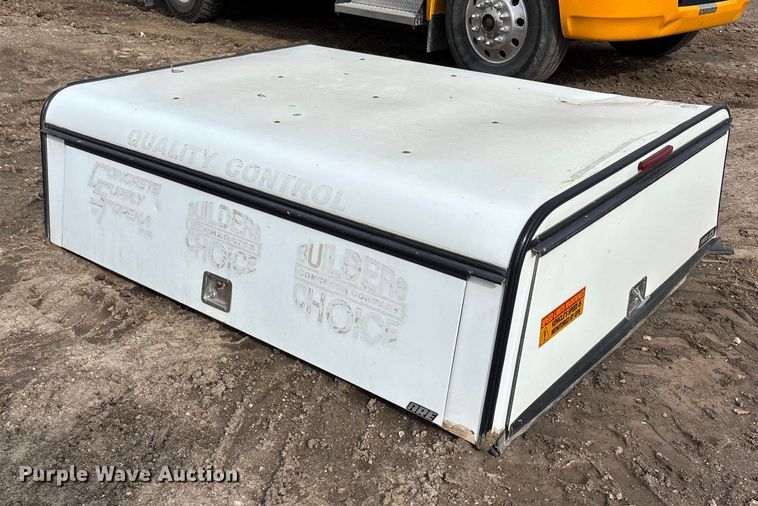 image for item EE4318 ARE  pickup truck bed topper