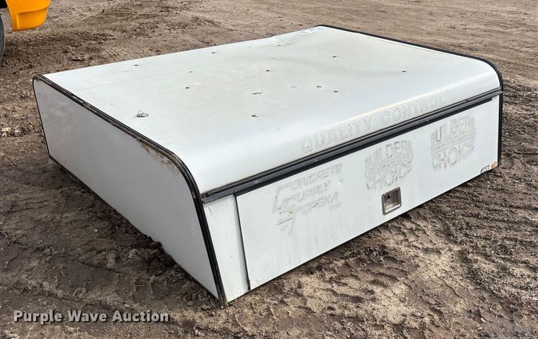 image for item EE4318 ARE  pickup truck bed topper