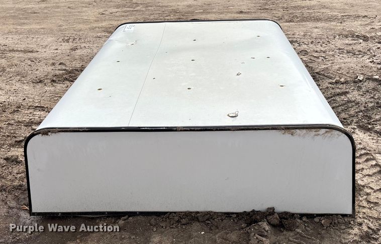 image for item EE4318 ARE  pickup truck bed topper