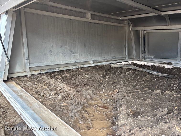 image for item EE4318 ARE  pickup truck bed topper