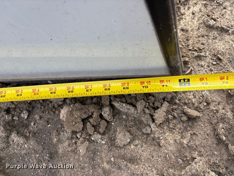 image for item EE4318 ARE  pickup truck bed topper