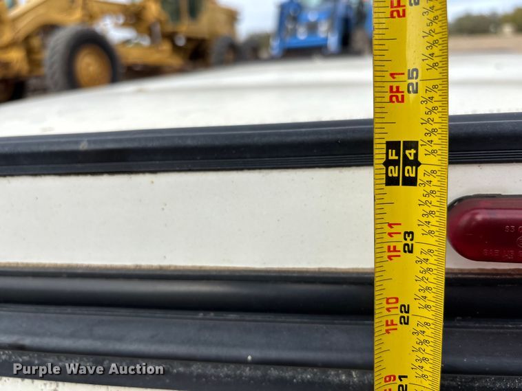 image for item EE4318 ARE  pickup truck bed topper