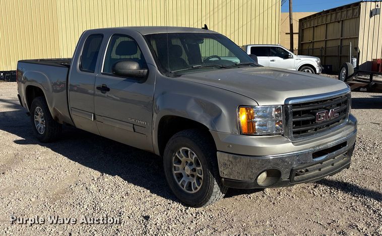 image for item EE4437 2007 GMC Sierra 1500 Ext. Cab pickup truck