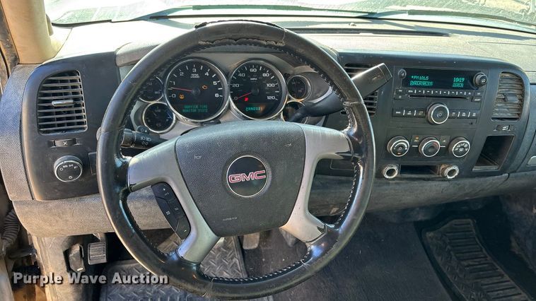 image for item EE4437 2007 GMC Sierra 1500 Ext. Cab pickup truck