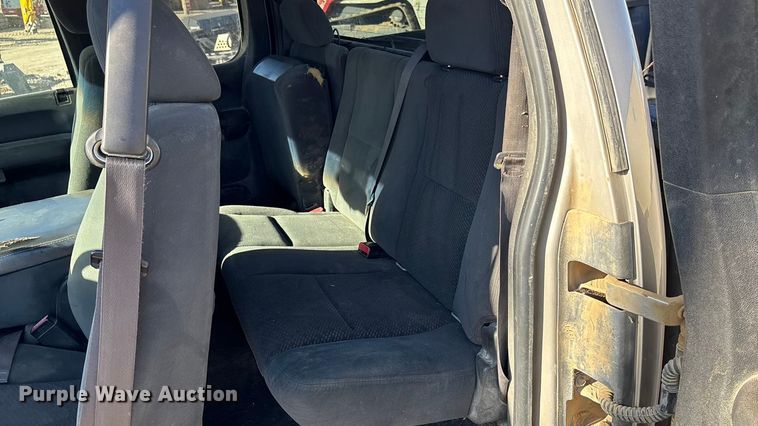 image for item EE4437 2007 GMC Sierra 1500 Ext. Cab pickup truck