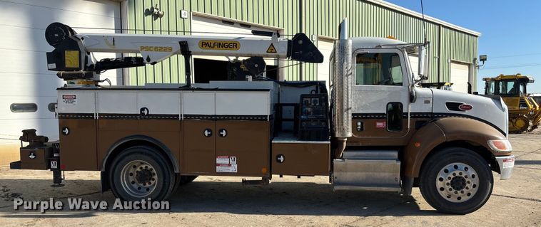 image for item EE4438 2013 Peterbilt 330 utility / service truck