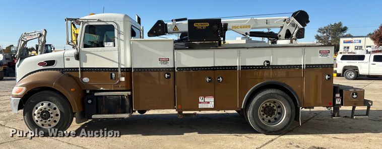 image for item EE4438 2013 Peterbilt 330 utility / service truck