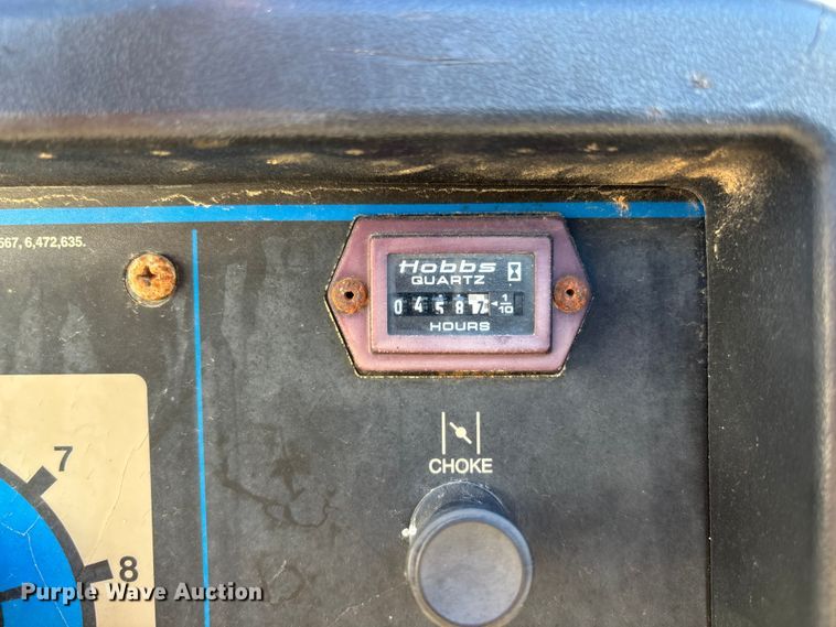 image for item EE4438 2013 Peterbilt 330 utility / service truck