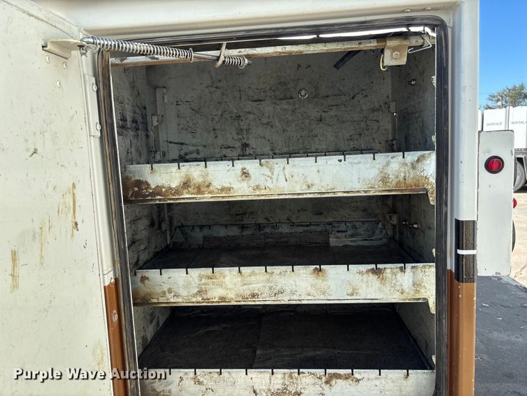 image for item EE4438 2013 Peterbilt 330 utility / service truck