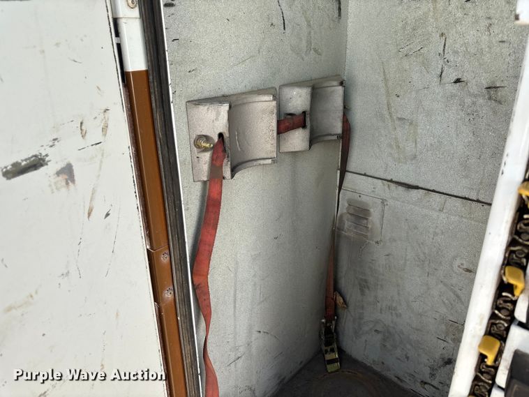 image for item EE4438 2013 Peterbilt 330 utility / service truck