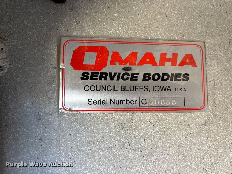 image for item EE4438 2013 Peterbilt 330 utility / service truck