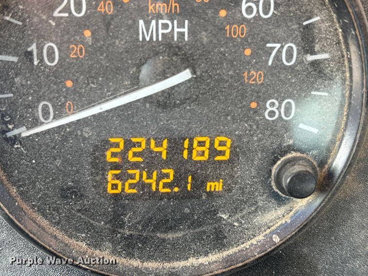 image for item EE4438 2013 Peterbilt 330 utility / service truck