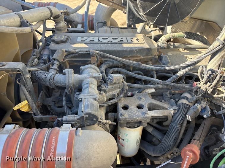 image for item EE4438 2013 Peterbilt 330 utility / service truck