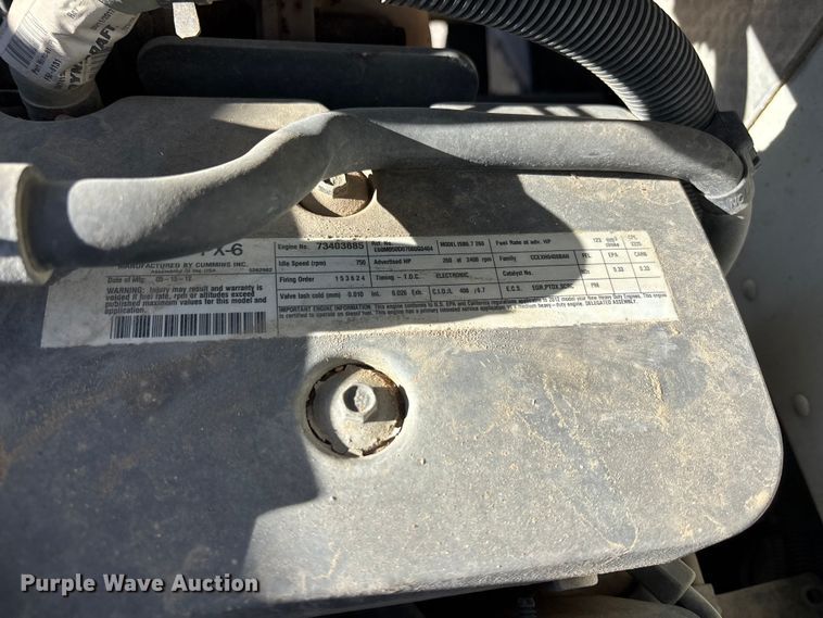 image for item EE4438 2013 Peterbilt 330 utility / service truck