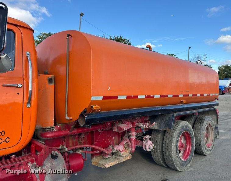 image for item EF2225 1978 Mack RD686 water truck