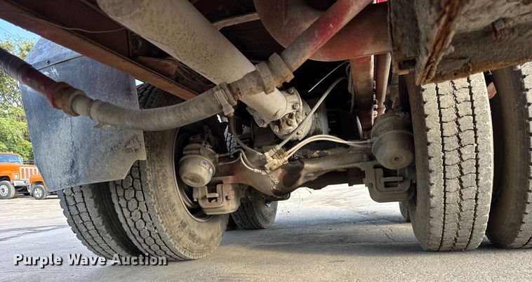 image for item EF2225 1978 Mack RD686 water truck