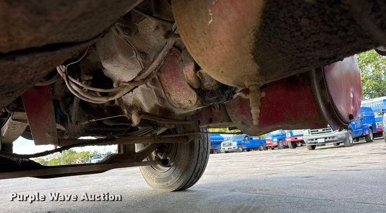 image for item EF2225 1978 Mack RD686 water truck