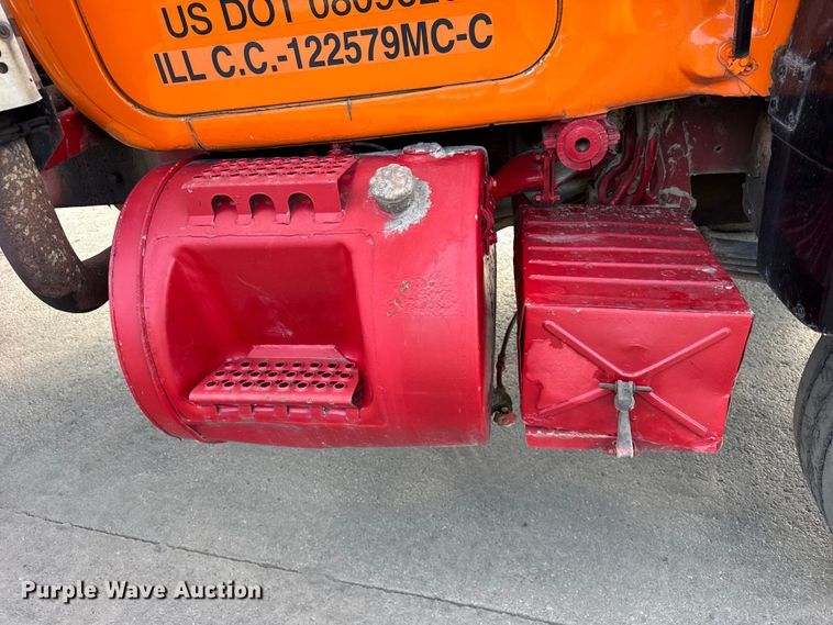 image for item EF2225 1978 Mack RD686 water truck