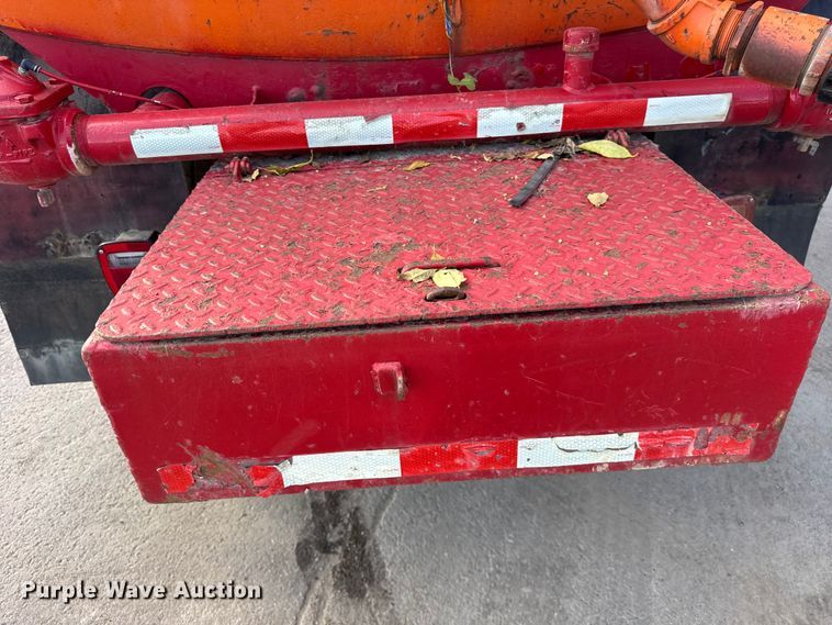 image for item EF2225 1978 Mack RD686 water truck