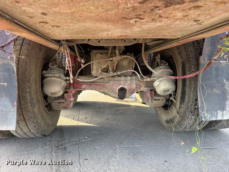 image for item EF2225 1978 Mack RD686 water truck