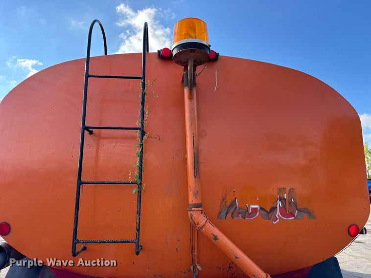 image for item EF2225 1978 Mack RD686 water truck