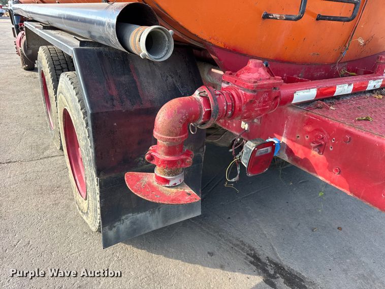 image for item EF2225 1978 Mack RD686 water truck