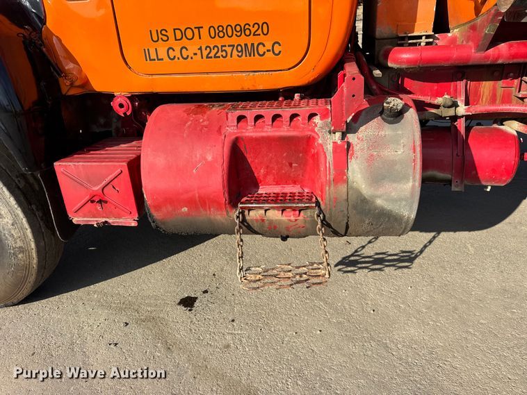 image for item EF2225 1978 Mack RD686 water truck