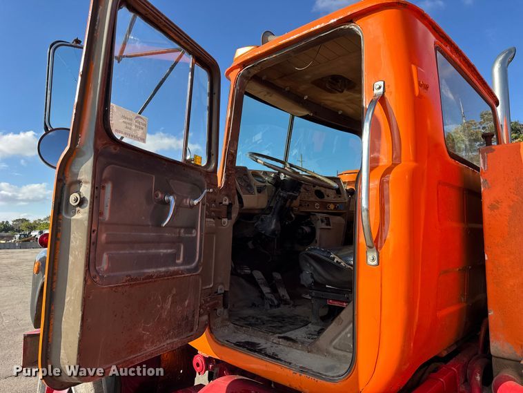 image for item EF2225 1978 Mack RD686 water truck